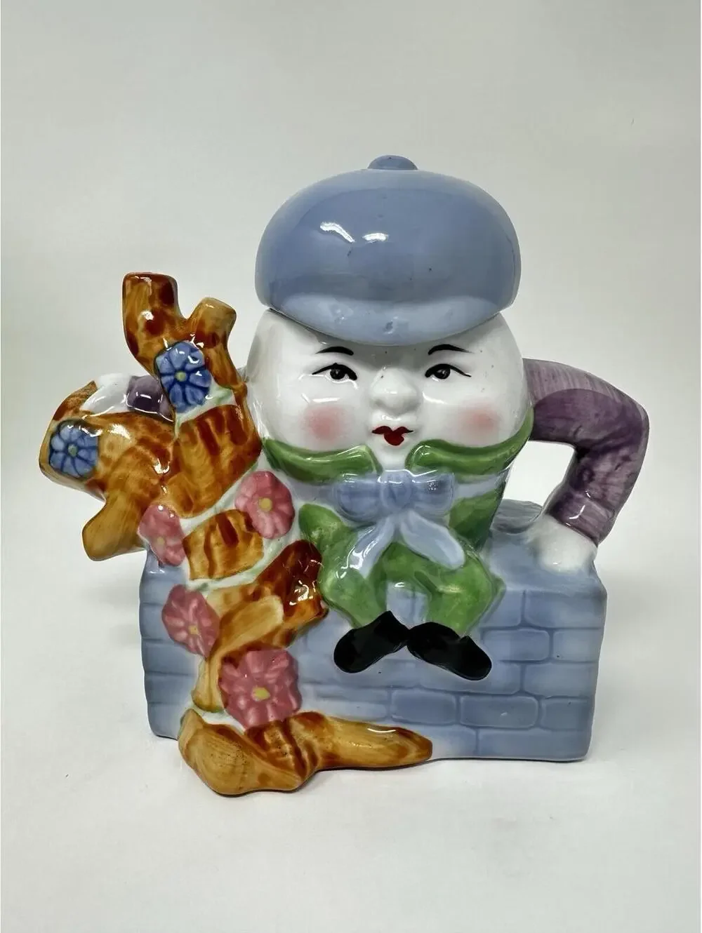 Humpty Dumpty On The Wall Teapot